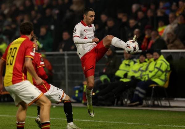 Leonardo Lelo of Braga controls the ball during the match Go Ahead Eagles vs Braga at the De Adelaarshorst for the UEFA Europa League season 2025 2026 in DEVENTER, Netherlands on 29 january 2026 Photo by Peter Lous EYE4IMAGES