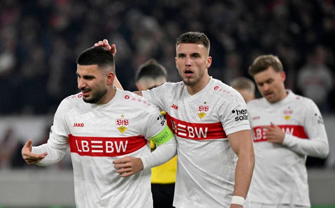 GOAL for 1 0 Deniz Undav VfB Stuttgart 26 Goal celebration injured Hand injury Ermedin Demirovic VfB Stuttgart 09 Maximilian Mittelstaedt VfB Stuttgart 07 VfB Stuttgart vs Young Boys Bern YB EUROPA LEAGUE EL 29 01 2026 DFL REGULATIONS PROHIBIT ANY USE OF PHOTOGRAPHS AS IMAGE SEQUENCES AND OR QUASI VIDEO VfB Stuttgart vs Young Boys Bern YB