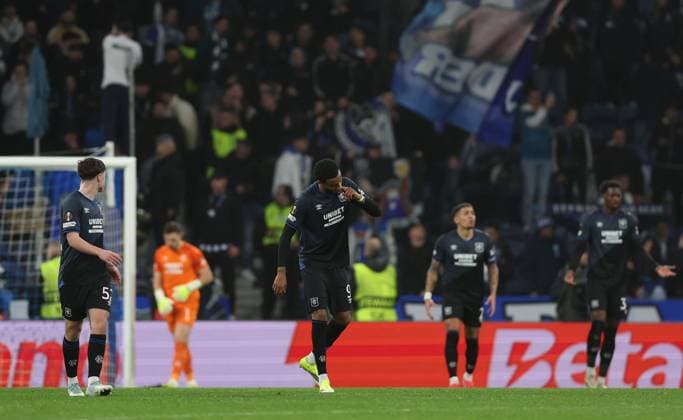 Rangers players look dejected after conceding the third goal Porto v Rangers, UEFA Europa League, Group Stage, Football, Estadio do Dragao, Porto, Portugal - 29 Jan 2026Porto Estadio do Dragao Portugal EDITORIAL USE ONLY No use with unauthorised audio, video, data, fixture lists, club league logos or live services. Online in-match use limited to 120 images, no video emulation. No use in betting, games or single club league player publications. Copyright: xKieranxMcManus Shutterstockx 16445878aa