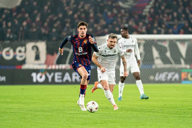 Tomas Ladra (18 FC Viktoria Plzen), right, and Dion Kacuri (28 FC Basel 1893), left, in action during the UEFA Europa League match between FC Basel 1893 and FC Viktoria Plzen at St. Jakob-Park, Basel, Switzerland. Copyright: xPriscilaxBütlerx xSPPx Sportspressphoto_SPR86764