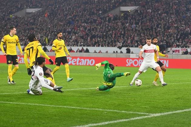 Goal chance Ermedin DEMIROVIC VFB Stuttgart , left Goalkeeper Marvin KELLER Bern ,Lorenz ASSIGNON VFB Stuttgart ,Joel MONTEIRO Bern , Action,Penalty area scene Soccer UEFA Europa League VfB Stuttgart BSC Young Boys on 29 01 2026 MHP ARENA