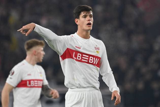 Chema ANDRES VFB Stuttgart , gestures,gives instructions,action,single image,cropped single motif,half figure,half figure Football UEFA Europa League VfB Stuttgart BSC Young Boys on 29 01 2026 MHP ARENA