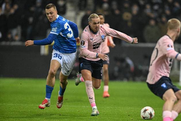 Genk s Daan Heymans and Malmo s Arnor Sigurdsson pictured in action during a soccer game between Belgian soccer team KRC Genk and Swedish team Malmo FF, in Genk, on Thursday 29 January 2026, on day eight of the League phase of the UEFA Europa League tournament. JILLxDELSAUX  x159647483x