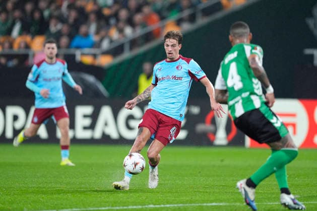 Fußball, EuroLeague, Real Betis Sevilla - Feyenoord Rotterdam #5 January 29, 2026, Sevilla, Sevilla, Spain: Luciano Valente of Feyenoord in action during the UEFA Europa League 2025 26 League Phase MD8 match between Real Betis Balompie and Feyenoord at La Cartuja stadium on January 29, 2026 in Seville, Spain. Sevilla Spain - ZUMAa181 20260129_zaa_a181_045 Copyright: xJoaquinxCorcherox