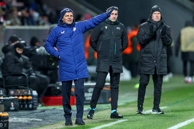 29 01 2026, Football, UEFA Europa League, Matchday 8, FC Midtjylland GNK Dinamo Zagreb, MCH Arena in Herning, Denmark Head Coach Mario Kovacevic GNK Dinamo hc gesticulating on the sidelines Regulations prohibit any use of photographs as image sequences and or quasi video Denmark