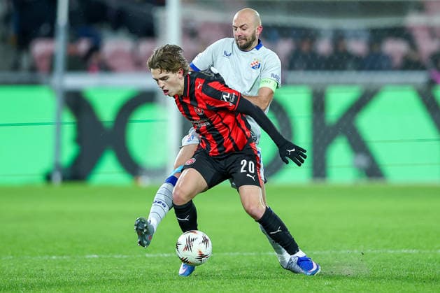 29 01 2026, Football, UEFA Europa League, Matchday 8, FC Midtjylland GNK Dinamo Zagreb, MCH Arena in Herning, Denmark Valdemar Byskov FC Midtjylland 20 in duel against Josip Misic GNK Dinamo 27 Regulations prohibit any use of photographs as image sequences and or quasi video Denmark