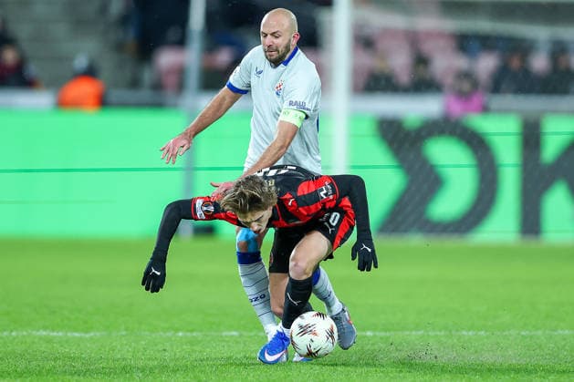 29 01 2026, Football, UEFA Europa League, Matchday 8, FC Midtjylland GNK Dinamo Zagreb, MCH Arena in Herning, Denmark Valdemar Byskov FC Midtjylland 20 in duel against Josip Misic GNK Dinamo 27 Regulations prohibit any use of photographs as image sequences and or quasi video Denmark