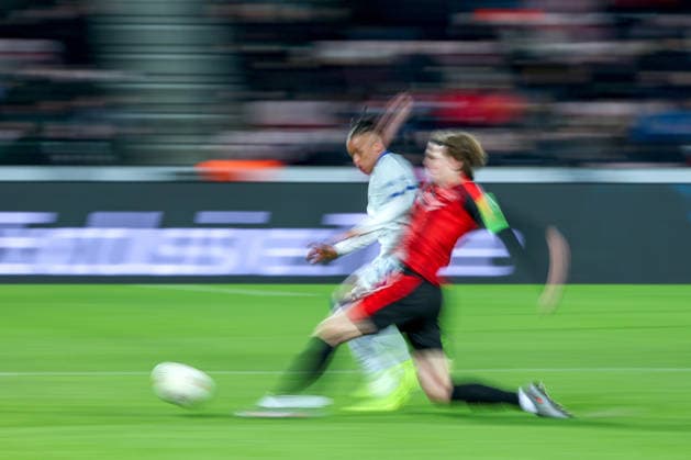 29 01 2026, Football, UEFA Europa League, Matchday 8, FC Midtjylland GNK Dinamo Zagreb, MCH Arena in Herning, Denmark Cardoso Varela GNK Dinamo 23 in duel against Mads Bech Sorensen FC Midtjylland 22 in running duel Dynamic Dynamics Symbolic image Puller Slow shutter effect Regulations prohibit any use of photographs as image sequences and or quasi video Denmark