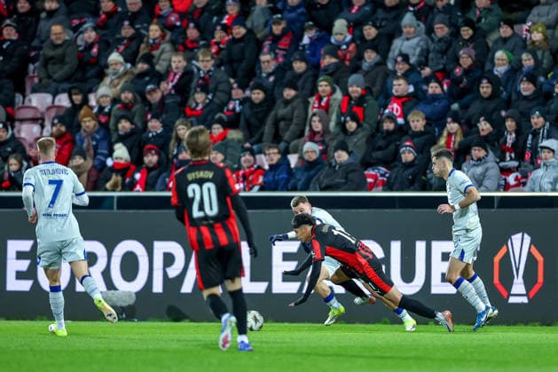 29 01 2026, Football, UEFA Europa League, Matchday 8, FC Midtjylland GNK Dinamo Zagreb, MCH Arena in Herning, Denmark Dario Osorio FC Midtjylland 11 in a duel for the ball Perimeter advertising Lettering Symbol image Regulations prohibit any use of photographs as image sequences and or quasi video Denmark