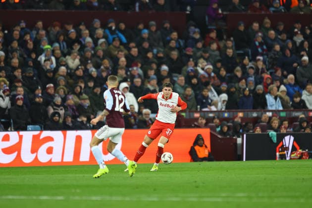 SOCCER - UEFA EL, Aston Villa vs RBS BIRMINGHAM,ENGLAND,29.JAN.26 - SOCCER - UEFA Europa League, Aston Villa FC vs Red Bull Salzburg. Image shows Tim Trummer (RBS).  GEPAxpictures xMichaelxZemanek