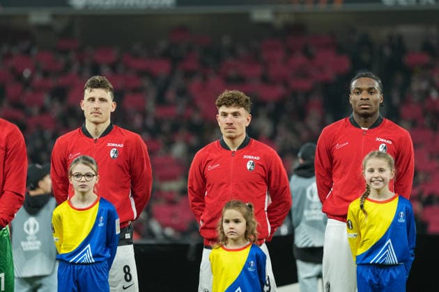 Maximilian Eggestein SC Freiburg, 08 , Philipp Treu SC Freiburg, 29 , Bruno Ogbus SC Freiburg, 43 , France, Football, UEFA Europa League, Matchday 8, League phase, 2025 2026, OSC Lille vs SC Freiburg, 29 01 2026, Stade Pierre Mauroy, Lille, France Lille Stade Pierre Mauroy DÃ partements Nord, Hauts de Fra France Copyright: xArnexAmbergx