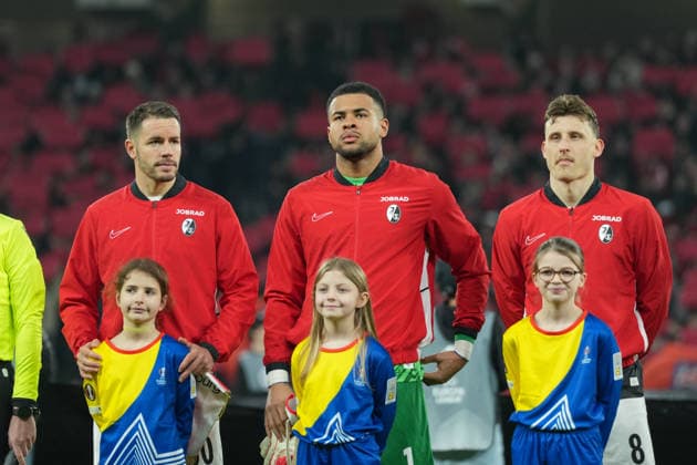 Christian Günter Christian Guenter SC Freiburg, 30 , Noah Atubolu SC Freiburg, 01 , Maximilian Eggestein SC Freiburg, 08 , France, Football, UEFA Europa League, Matchday 8, League Phase, 2025 2026, OSC Lille vs SC Freiburg, 29 01 2026, Stade Pierre Mauroy, Lille, France Lille Stade Pierre Mauroy DÃ partements Nord, Hauts de Fra France Copyright: xArnexAmbergx