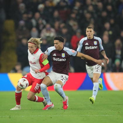 Aston Villa v Salzburg, Europa League Mads Bidstrup of Red Bull Salzburg and George Hemmings of Aston Villa during the Europa League match between Aston Villa and Salzburg at Villa Park, Birmingham, UK on 29 January 2026. Birmingham Villa Park West Midlands UK Editorial use only , Copyright: xAlunxRobertsx PSI-23649-0026