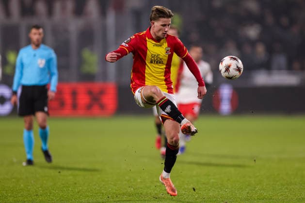 DEVENTER, NETHERLANDS - JANUARY 29: Giovanni Van Zwam of Go Ahead Eagles passes the ball during the UEFA Europa League 2025 26 League Phase MD8 match between Go Ahead Eagles and SC Braga at Stadion De Adelaarshorst on January 29, 2026 in Deventer, Netherlands. (Photo by Rene Nijhuis) SPO  Copyright: xRenexNijhuis