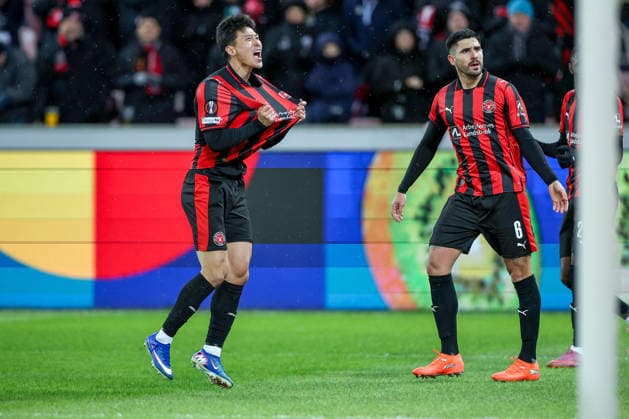 29 01 2026, Football, UEFA Europa League, Matchday 8, FC Midtjylland GNK Dinamo Zagreb, MCH Arena in Herning, Denmark Goal celebration after the 1 0 goal by scorer Gue sung Cho FC Midtjylland 10 Regulations prohibit any use of photographs as image sequences and or quasi video Denmark