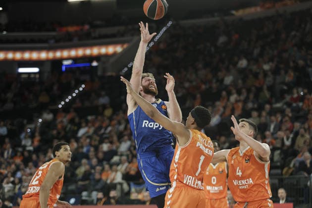 Valencia Basket v Maccabi Tel Aviv - EuroLeague VALENCIA, SPAIN - JANUARY 29: Players in action during EuroLeague basketball match between Valencia Basket and Maccabi Rapyd Tel-Aviv in Valencia, Spain, on January 29, 2026. Jose Miguel Fernandez Anadolu Valencia Spain. Editorial use only. Please get in touch for any other usage.  Copyright: x2026xAnadoluxJosexMiguelxFernandezx