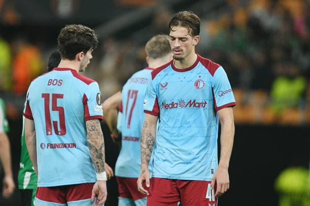 Fußball, EuroLeague, Real Betis Sevilla - Feyenoord Rotterdam #6 SEVILLA, 29-01-2026, Stadium La Cartuja, UEFA Football season 2025 2026, Europa League match between Betis Sevilla and Feyenoord. Pictures shows dejection with Feyenoord player Jordan Bos and Feyenoord player Lucioano Valente Betis Sevilla - Feyenoord  x201172654x Copyright: