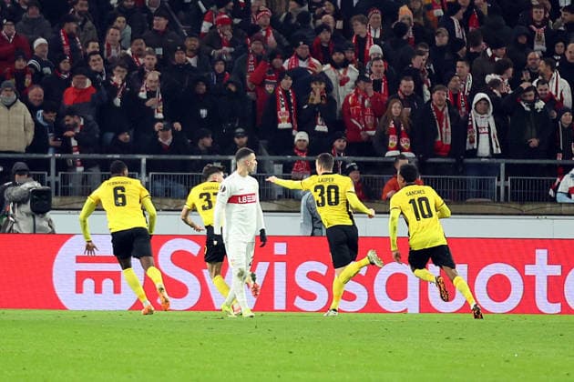 29 01 2026, xrekx, Football UEFA Europa League, VfB Stuttgart Young Boys Bern v l Torjubel nach dem Tor zum celebrating the goal celebrate 2 2 durch Sandro Lauper BSC Young Boys DFL DFB REGULATIONS PROHIBIT ANY USE OF PHOTOGRAPHS as IMAGE SEQUENCES and or QUASI VIDEO Stuttgart