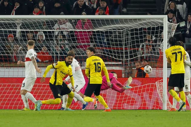 2 2 Goal for BSC Young Boys by Sandro Lauper BSC Young Boys, 30 , Germany, Soccer, UEFA Europa League, Matchday 8, 2025 2026, VfB Stuttgart vs Young Boys Bern, 29 01 2026, Stuttgart MHP Arena Germany Copyright: xGrantxHubbsx