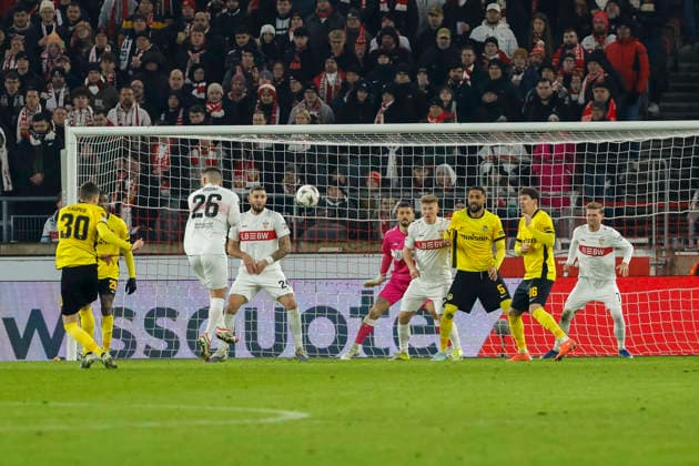 2 2 Goal for BSC Young Boys by Sandro Lauper BSC Young Boys, 30 , Germany, Soccer, UEFA Europa League, Matchday 8, 2025 2026, VfB Stuttgart vs Young Boys Bern, 29 01 2026, Stuttgart MHP Arena Germany Copyright: xGrantxHubbsx