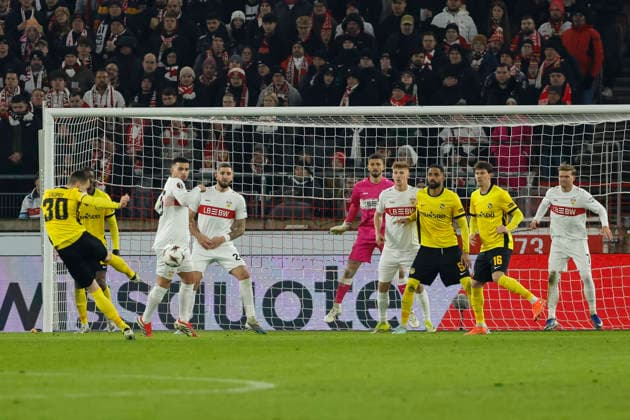 2 2 Goal for BSC Young Boys by Sandro Lauper BSC Young Boys, 30 , Germany, Soccer, UEFA Europa League, Matchday 8, 2025 2026, VfB Stuttgart vs Young Boys Bern, 29 01 2026, Stuttgart MHP Arena Germany Copyright: xGrantxHubbsx
