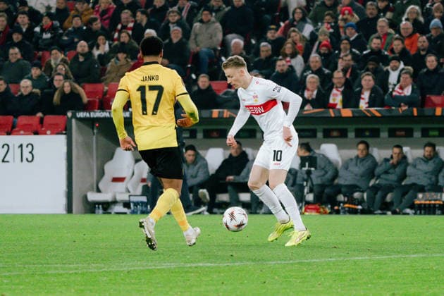 duel Chris Führich VfB Stuttgart, 10 and Saidy Janko Young Boys Bern, 17 , GER, VfB Stuttgart vs Young Boys Bern, Football, Europa League, Matchday 8, Season 2025 2026, 29 01 2026, GER, VfB Stuttgart vs Young Boys Bern, Football, Europa League, Matchday 8, Season 2025 2026, 29 01 2026, Stuttgart Copyright: xEibner-Pressefoto EdwardxCheungx EP_ECG