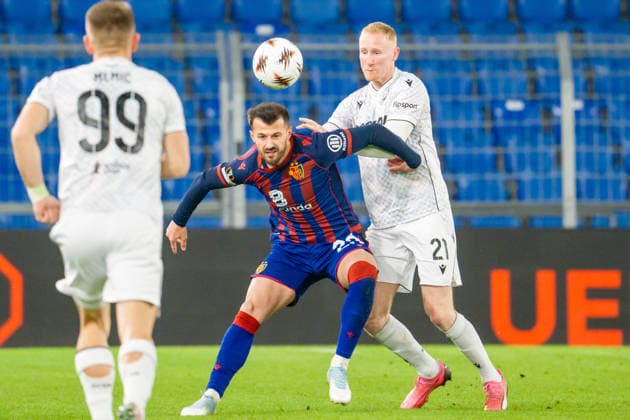 29 01 2026, Basel, St Jakob Park, Europa League FC Basel Viktoria Plzen, 23 Albian Ajeti Basel against 21 Vaclav Jemelka Plzen Basel St Jakob Park Basel Switzerland Copyright: xJustPictures.ch PascalxvonxBürenx jp-en-PaVoB-Pavo_Fotografie-00643