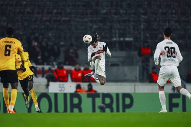 Yannik Keitel 5 VfB Stuttgart goes up for a header as Edimilson Fernandes 6 BSC Young Boys and Joël Monteiro 77 BSC Young Boys defend a header in the match Copyright: xspeedshotx