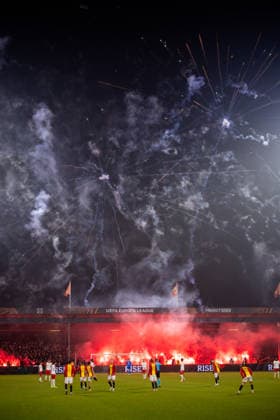 DEVENTER, NETHERLANDS - JANUARY 29: Go Ahead Eagles supporters light pyro fireworks during the UEFA Europa League 2025 26 League Phase MD8 match between Go Ahead Eagles and SC Braga at Stadion De Adelaarshorst on January 29, 2026 in Deventer, Netherlands. (Photo by Rene Nijhuis) SPO  Copyright: xRenexNijhuis