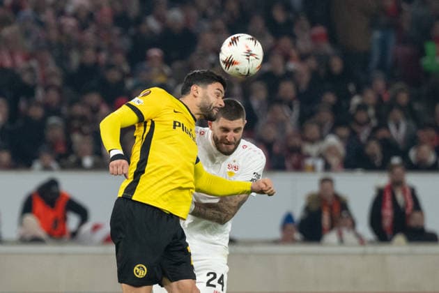 from left in header duel Loris Benito BSC Young Boys Bern, 23 , Jeff Chabot VfB Stuttgart, 24 GER, VfB Stuttgart vs BSC Young Boys Bern, Football, UEFA Europa League, Men, Matchday 8, Season 2025 2026, 29 01 2026, GER, VfB Stuttgart vs BSC Young Boys Bern, Football, UEFA Europa League, Men, Matchday 8, Season 2025 2026, 29 01 2026 Stuttgart Copyright: xEibner-Pressefoto WolfgangxFrankx EP_WFK