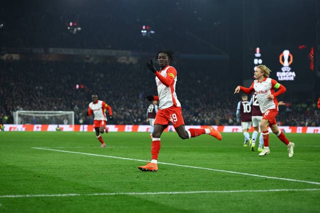 SOCCER - UEFA EL, Aston Villa vs RBS BIRMINGHAM,ENGLAND,29.JAN.26 - SOCCER - UEFA Europa League, Aston Villa FC vs Red Bull Salzburg. Image shows the rejoicing of Moussa Kounfolo Yeo (RBS).  GEPAxpictures xMichaelxZemanek