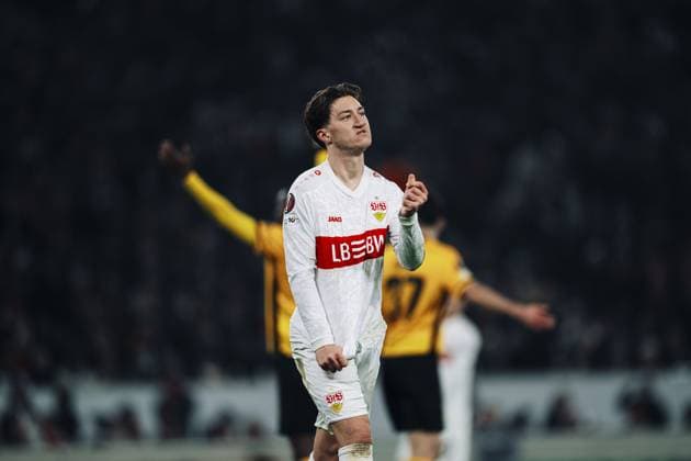 Angelo Stiller 6 VfB Stuttgart in action on the pitch Match scene with Angelo Stiller 6 VfB Stuttgart Copyright: xspeedshotx