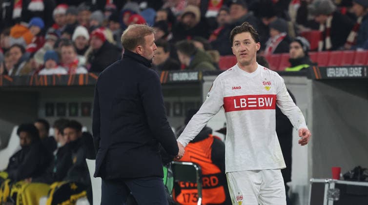 Stuttgart, Soccer Europa League , VfB Stuttgart vs BSC Young Boys Bern , from left Sebastian Hoeneß Angelo Stiller VfB