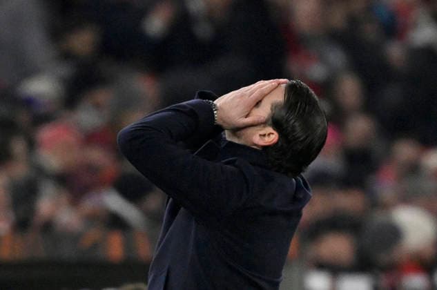 Coach Gerardo Seoane BSC Young Boys Bern on the sidelines Disappointment disappointed after missed scoring chance Gesture Gesture VfB Stuttgart vs Young Boys Bern YB EUROPA LEAGUE EL 29 01 2026 DFL REGULATIONS PROHIBIT ANY USE OF PHOTOGRAPHS AS IMAGE SEQUENCES AND OR QUASI VIDEO VfB Stuttgart vs Young Boys Bern YB