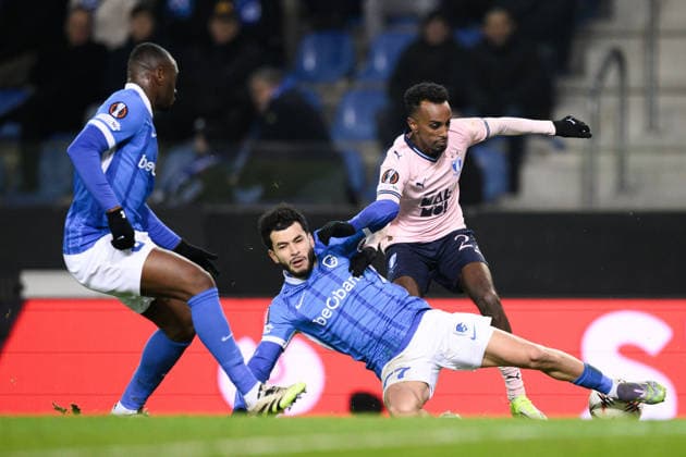 260129 Zakaria El Ouahdi of KRC Genk and Taha Ali of Malmö FF during the UEFA Europa League football match between KRC Genk and Malmö FF on January 29, 2026 in Genk Photo Simon Hastegard BILDBYRAN kod SH SH0684 fotboll football soccer fotball uefa europa league europa league krc genk malmö ff bbeng  Copyright: SIMONxHASTEGARD BB260129SH065