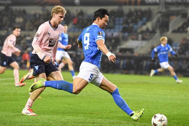 Malmo s Malte Frejd Palsson and Genk s Hyeon-Gyu Oh pictured in action during a soccer game between Belgian soccer team KRC Genk and Swedish team Malmo FF, in Genk, on Thursday 29 January 2026, on day eight of the League phase of the UEFA Europa League tournament. JILLxDELSAUX  x159654123x
