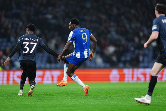 January 29, 2026, Porto, Porto, Portugal: Emmanuel Fernandez of Rangers Football Club and Samu Omorodion of Fc Porto in action during the Uefa Europa League - League phase, matchday 8 between FC Porto and Rangers Football Club at Estadio Dragao, in Porto, Portugal, on January 29, 2026. Porto Portugal - ZUMAe141 20260129_zsp_e141_070 Copyright: xLuisxEirasx