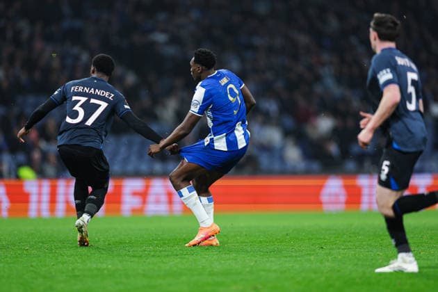 January 29, 2026, Porto, Porto, Portugal: Emmanuel Fernandez of Rangers Football Club and Samu Omorodion of Fc Porto in action during the Uefa Europa League - League phase, matchday 8 between FC Porto and Rangers Football Club at Estadio Dragao, in Porto, Portugal, on January 29, 2026. Porto Portugal - ZUMAe141 20260129_zsp_e141_071 Copyright: xLuisxEirasx