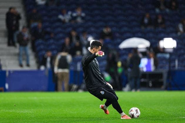 FC Porto v Rangers FC - UEFA Europa League 2025 26 League Phase MD8 Diogo Costa of FC Porto warms up during the UEFA Europa League - League phase, matchday 8 between FC Porto and Rangers Football Club at Estadio Dragao in Porto, Portugal, on January 29, 2026. Porto Portugal  Copyright: xLuisxEirasx originalFilename:eiras-uefaeuro260129_npqNX.jpg
