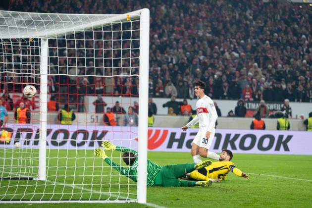 Goal for 3 2 by Chema Andreas VfB Stuttgart, 30 , Goal kick, , left Marvin Keller BSC Young Boys Bern, 01 , right Loris Benito BSC Young Boys Bern, 23 GER, VfB Stuttgart vs BSC Young Boys Bern, Football, UEFA Europa League, Men, Matchday 8, Season 2025 2026, 29 01 2026, GER, VfB Stuttgart vs BSC Young Boys Bern, Football, UEFA Europa League, Men, Matchday 8, Season 2025 2026, 29 01 2026 Stuttgart Copyright: xEibner-Pressefoto WolfgangxFrankx EP_WFK