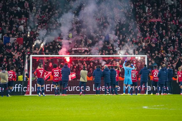 Football UEFA Europa League 2025 26, Matchday 8 OSC Lille vs SC Freiburg Stade Pierre Mauroy Lille, France Joy, emotion, jubilation among fans and team after Lilles 1-0 win Copyright: xJOERANxSTEINSIEKx