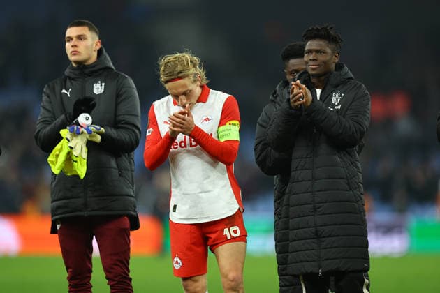 SOCCER - UEFA EL, Aston Villa vs RBS BIRMINGHAM,ENGLAND,29.JAN.26 - SOCCER - UEFA Europa League, Aston Villa FC vs Red Bull Salzburg. Image shows Mads Bidstrup and Karim Konate (RBS).  GEPAxpictures xMichaelxZemanek