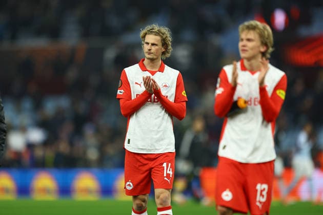 SOCCER - UEFA EL, Aston Villa vs RBS BIRMINGHAM,ENGLAND,29.JAN.26 - SOCCER - UEFA Europa League, Aston Villa FC vs Red Bull Salzburg. Image shows Maurits Kjaergaard and Frans Kraetzig (RBS).  GEPAxpictures xMichaelxZemanek