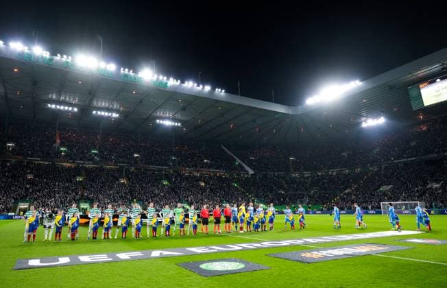 Celtic & Utrecht players shake hands before kick off. Celtic v Utrecht, UEFA Europa League, Group Stage, Football, Celtic Park, Glasgow, UK - 29 Jan 2026Glasgow Celtic Park United Kingdom EDITORIAL USE ONLY No use with unauthorised audio, video, data, fixture lists, club league logos or live services. Online in-match use limited to 120 images, no video emulation. No use in betting, games or single club league player publications. Copyright: xStuartxWallace Shutterstockx 16445870bc