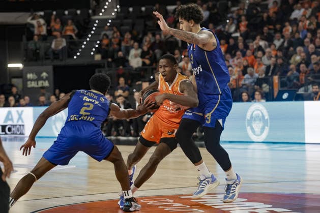 Valencia Basket v Maccabi Tel Aviv - EuroLeague VALENCIA, SPAIN - JANUARY 29: Omari Moore (10) of Valencia Basket in action during EuroLeague basketball match between Valencia Basket and Maccabi Rapyd Tel-Aviv at Roig Arena in Valencia, Spain, on January 29, 2026. Jose Miguel Fernandez Anadolu Valencia Spain. Editorial use only. Please get in touch for any other usage.  Copyright: x2026xAnadoluxJosexMiguelxFernandezx