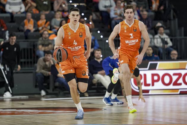 Valencia Basket v Maccabi Tel Aviv - EuroLeague VALENCIA, SPAIN - JANUARY 29: Jaime Pradilla (4) and Nathan Reuvers (3) of Valencia Basket in action during EuroLeague basketball match between Valencia Basket and Maccabi Rapyd Tel-Aviv at Roig Arena in Valencia, Spain, on January 29, 2026. Jose Miguel Fernandez Anadolu Valencia Spain. Editorial use only. Please get in touch for any other usage.  Copyright: x2026xAnadoluxJosexMiguelxFernandezx