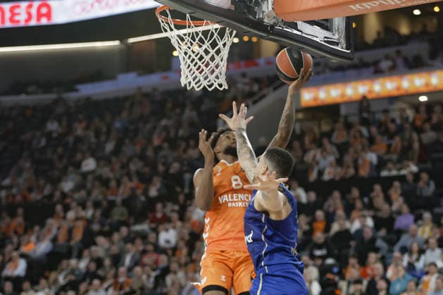 Valencia Basket v Maccabi Tel Aviv - EuroLeague VALENCIA, SPAIN - JANUARY 29: Jean Montero (8) of Valencia Basket in action during EuroLeague basketball match between Valencia Basket and Maccabi Rapyd Tel-Aviv at Roig Arena in Valencia, Spain, on January 29, 2026. Jose Miguel Fernandez Anadolu Valencia Spain. Editorial use only. Please get in touch for any other usage.  Copyright: x2026xAnadoluxJosexMiguelxFernandezx