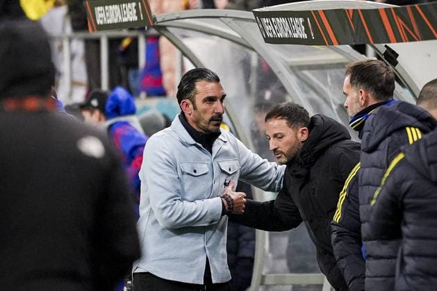 FCSB v Fenerbahce - UEFA Europa League BUCHAREST, ROMANIA - JANUARY 29: Head Coach of FCSB Ilias Charalambus (L) greets head coach of Fenerbahce Domenico Tedesco after the UEFA Europa League Week 8 football match between FCSB and Fenerbahce at National Arena in Bucharest, Romania on January 29, 2026. Arife Karakum Anadolu Bucharest Romania. Editorial use only. Please get in touch for any other usage.  Copyright: x2026xAnadoluxArifexKarakumx