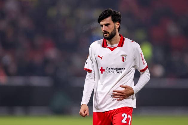 DEVENTER, NETHERLANDS - JANUARY 29: Florian Grillitsch of SC Braga looks on during the UEFA Europa League 2025 26 League Phase MD8 match between Go Ahead Eagles and SC Braga at Stadion De Adelaarshorst on January 29, 2026 in Deventer, Netherlands. (Photo by Rene Nijhuis) SPO  Copyright: xRenexNijhuis