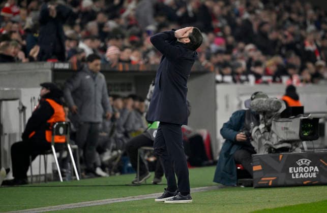 Coach Gerardo Seoane BSC Young Boys Bern on the sidelines Disappointment disappointed after missed scoring chance Gesture Gesture VfB Stuttgart vs Young Boys Bern YB EUROPA LEAGUE EL 29 01 2026 DFL REGULATIONS PROHIBIT ANY USE OF PHOTOGRAPHS AS IMAGE SEQUENCES AND OR QUASI VIDEO VfB Stuttgart vs Young Boys Bern YB